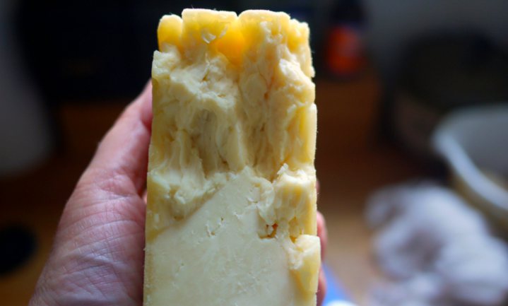 ‘Kaas alleen maar lekkerder na verstrijken houdbaarheidsdata’