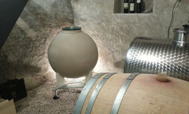 Clayver introduceert keramische bol als wijnvat