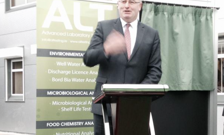 EU Commissaris Hogan: vertrouwen stuwt groei biologisch
