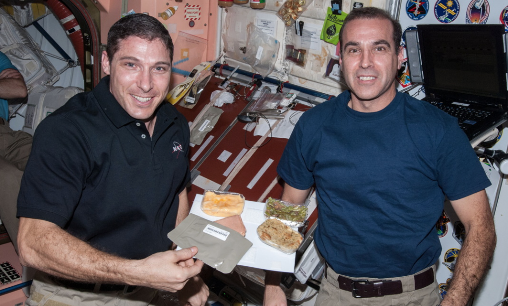 Thanksgiving in de ruimte: een ‘zero-G menu by NASA’