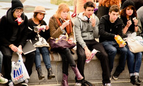Driekwart Engelse tienervrouwen heeft ‘problemen met eten’