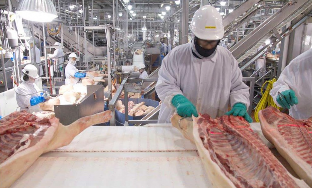Biden stimuleert markt tegen ‘big meat’ om vlees betaalbaar te houden