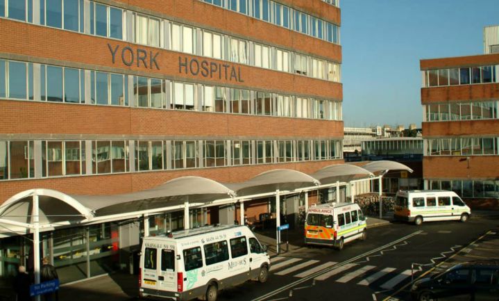 Ziekenhuizen Yorkshire laten rokers en obesen wachten