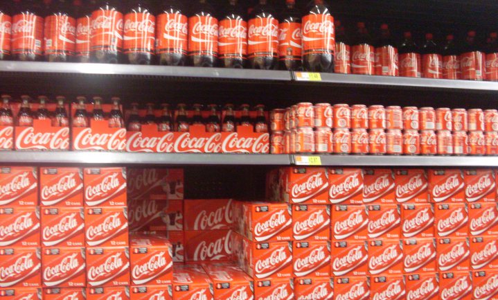EU onderzoekt machtsmisbruik jegens supermarkten door Coca-Cola