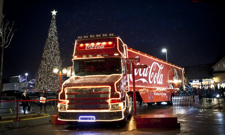 Coca-Cola’s kersttruck stopt minder vaak en is bijna suikervrij