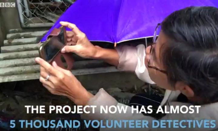 Thaise senioren sporen met smartphone dierziekten op