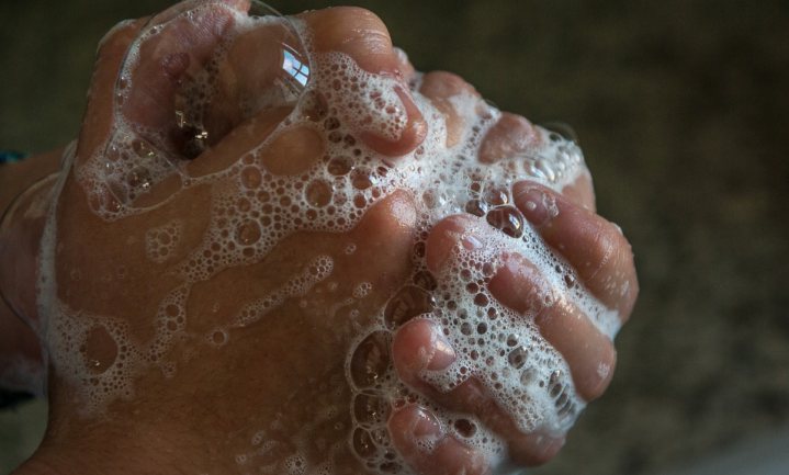 ‘En dit is waarom we onze handen moeten blijven wassen’