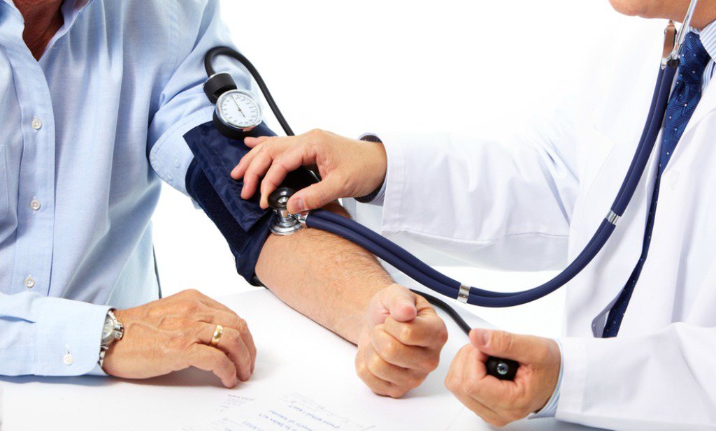 Hart- en vaatziekte op het spoor door bloeddruk in beide armen te meten