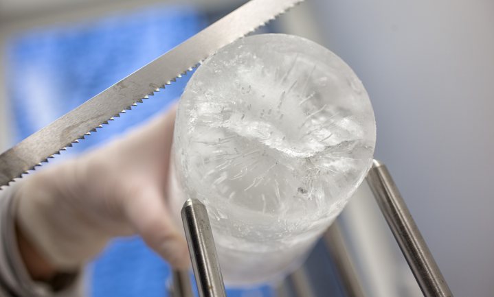 12.000 stukjes microplastic in een liter Noordpoolijs