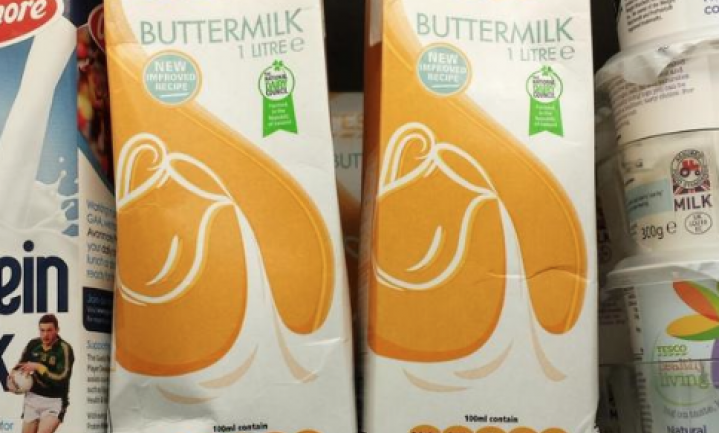 Tesco maakt hilarisch designfoutje: een ‘lullig’ melkpak