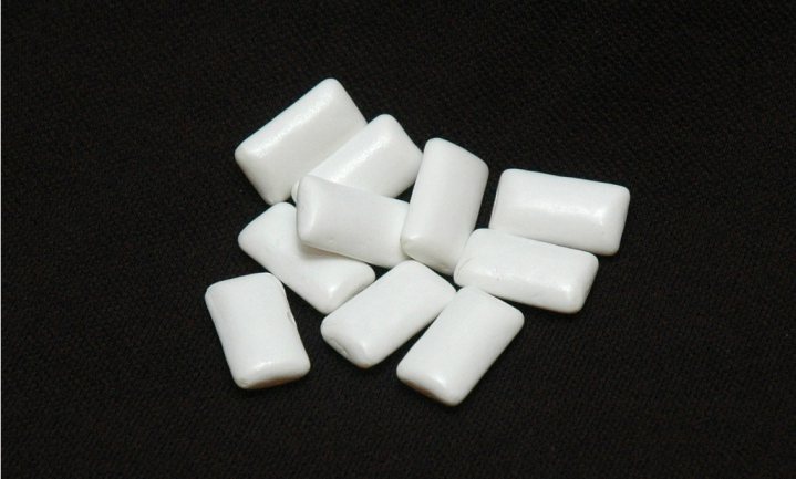 ‘Suikervrije kauwgom kan miljoenen tandzorg besparen’