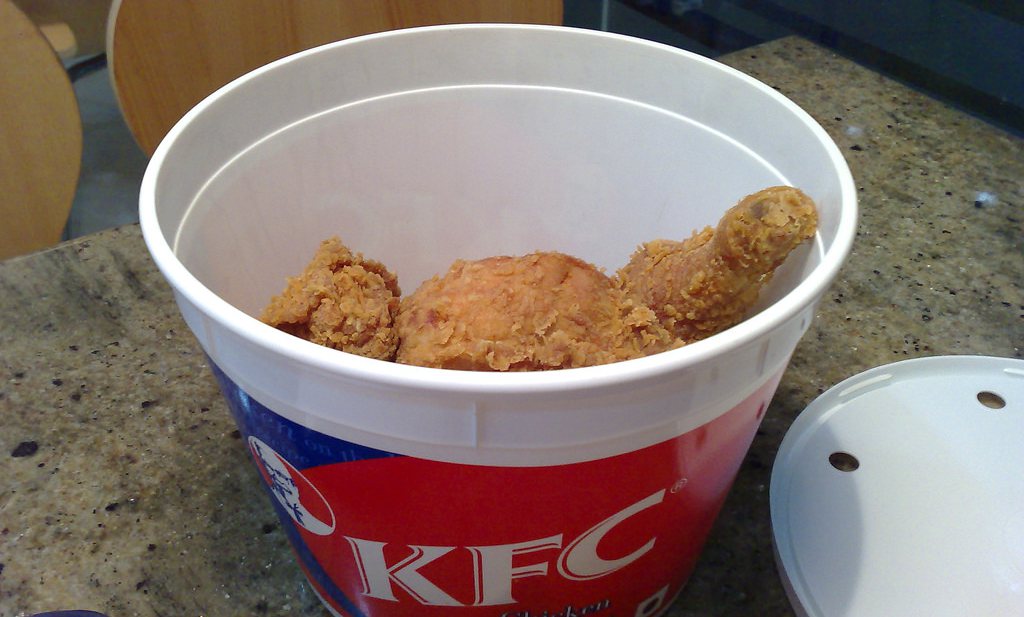 KFC gaat slimmer om met klant en voedselverspilling