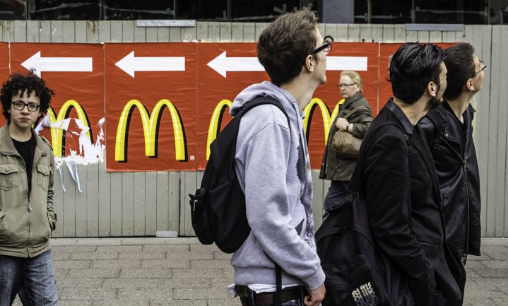 ‘Fastfoodrestaurants op weg naar school maken kinderen niet nog dikker’