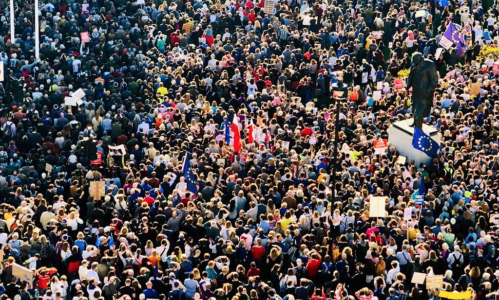 Honderdduizenden Britten protesteren tegen brexit in Londen