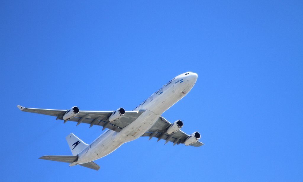 Vliegtuigen maken ‘sprongetjes over de wereld’ om gestrande reizigers op te halen