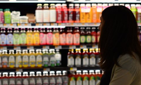 ‘Consument laat winkelwagentje leger en gaat minder duur uit eten’