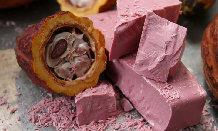 Roze KitKat voor Japanse minnaars en aanbidders