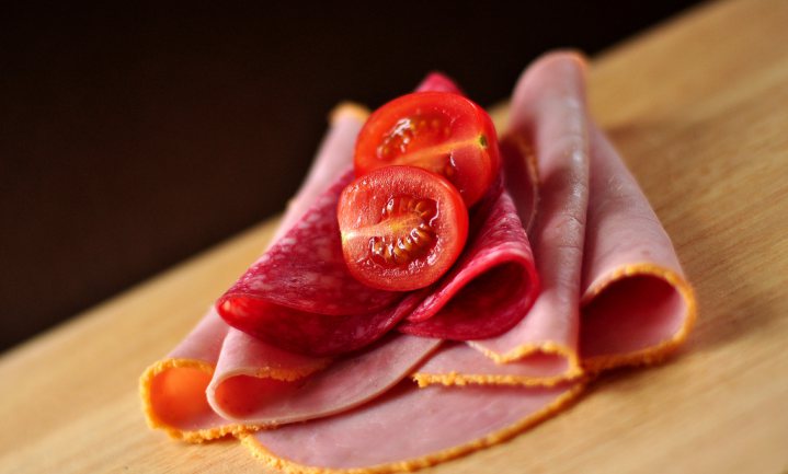 Belgische voedselautoriteit roept producten van met salmonella besmet Nederlands vlees terug