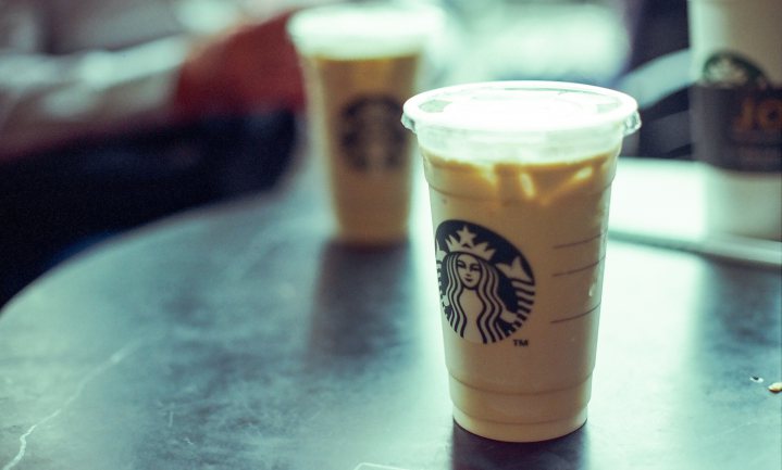 ‘Poepbacterie’ in ijskoffie Starbucks, Costa Coffee en Caffè Nero