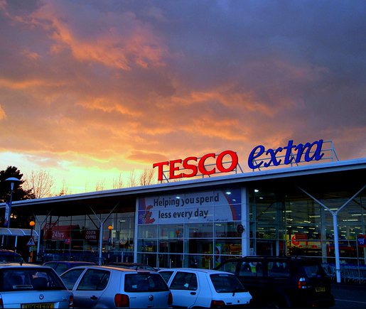 Supermarkt Tesco zou 10.000 banen schrappen