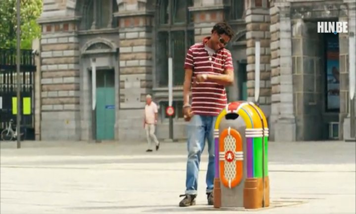 In Antwerpen schalt muziek uit vuilnisbakken