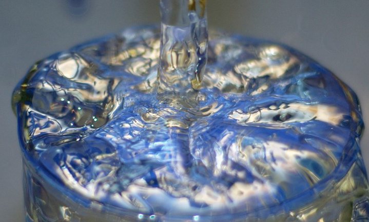 Moet je echt 2 liter water per dag drinken?