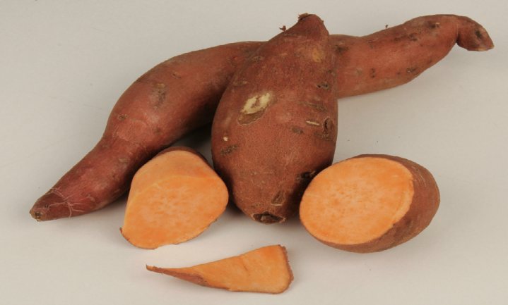 Eerste zoete aardappelen van eigen grond in Britse supermarkten